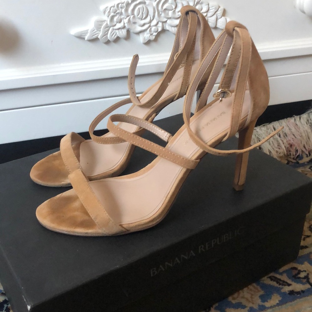 Beautiful shoes ankle strap suede camel color